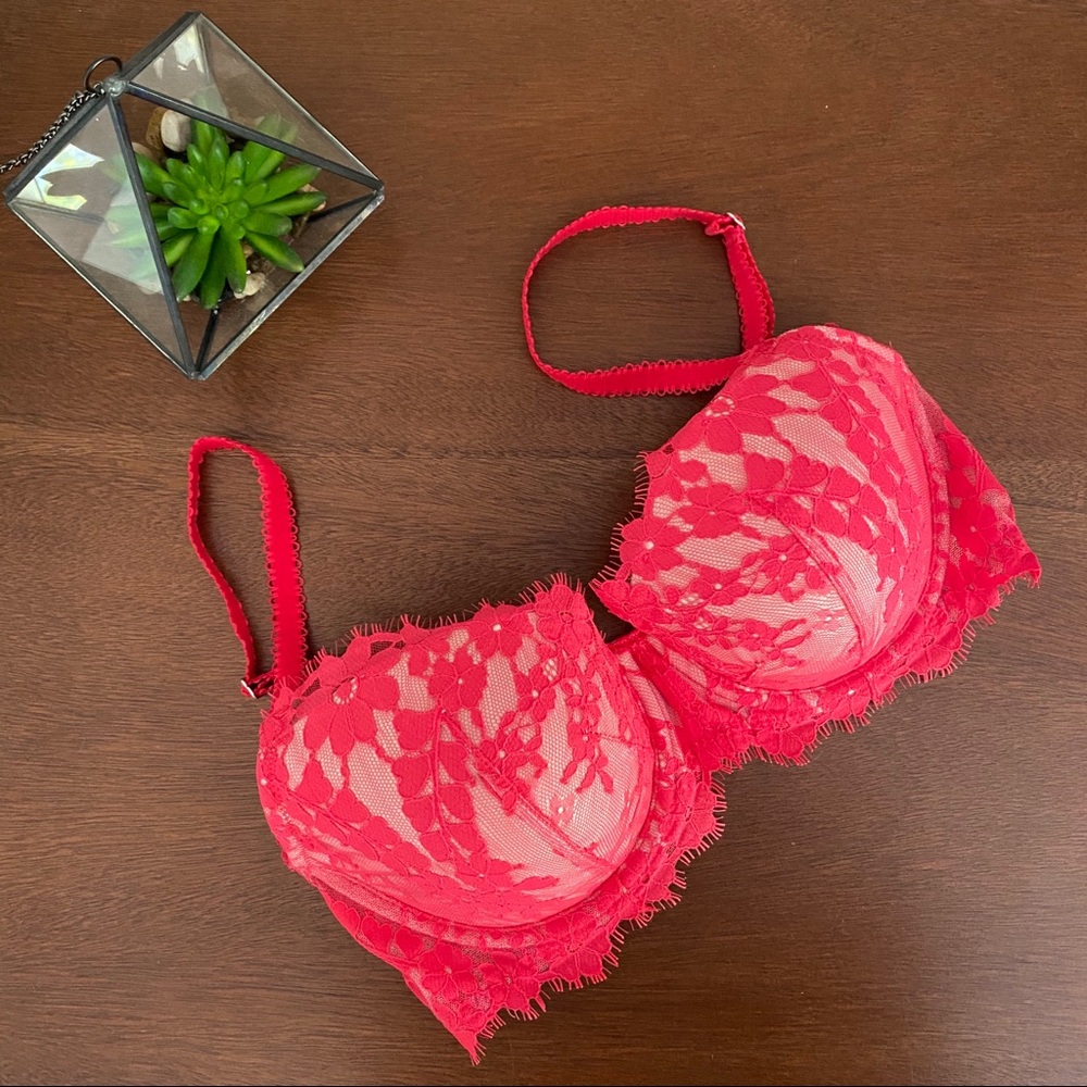 NWOT Victoria’s Secret Dream Angels Demi Bra, 32DD